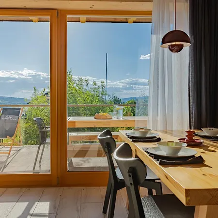 Osada Przystanek שורשטז'ין